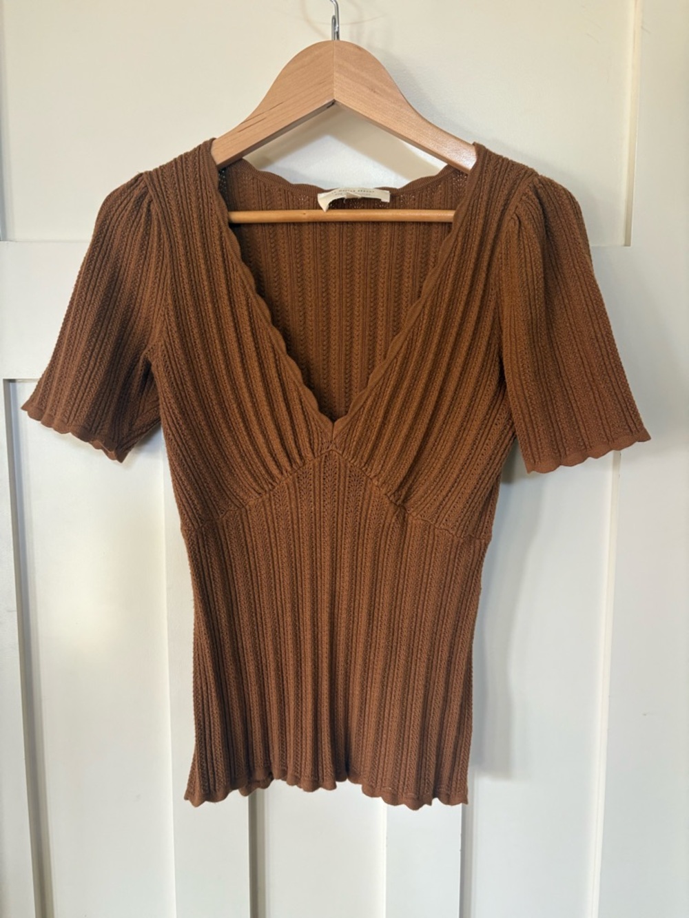 Sezane Ribbed Deep V Short Sleeve Top in Chestnut